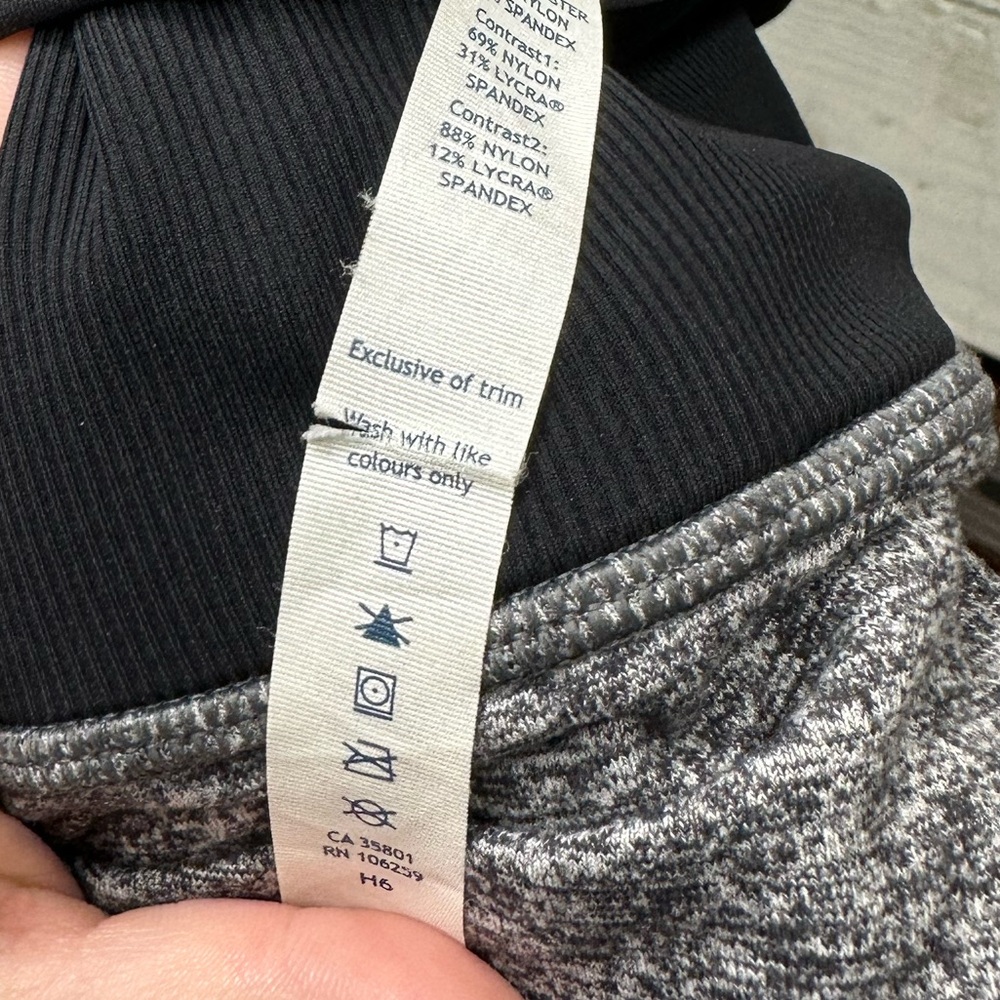 Women’s LuLuLemon Gray and Black Straight Up Pants Size 8 - Picture 12 of 12